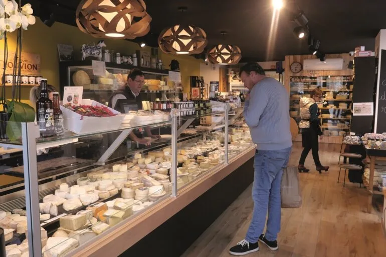 Queijo no varejo: Um ponto de venda em detalhes